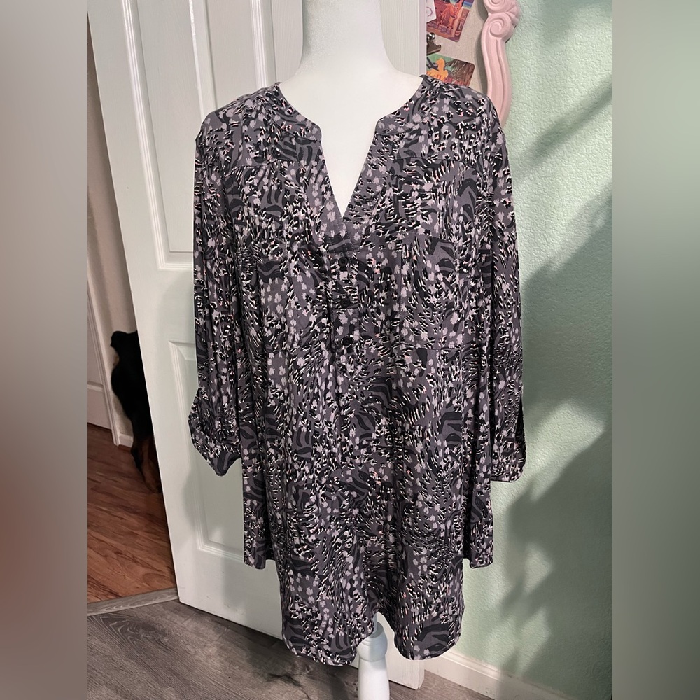 Torrid Black and Pink Abstract Top